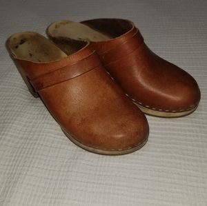 Swedish Hasbeens Natural Leather Clogs